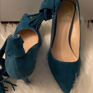 Vince Camuto brand new suede pumps, size 9